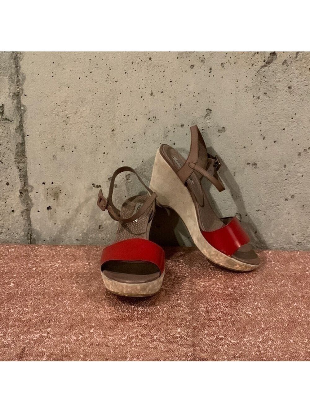 PROGETTO RED AND TAN WEDGE HEELED SANDALS - SIZE 37 EURO